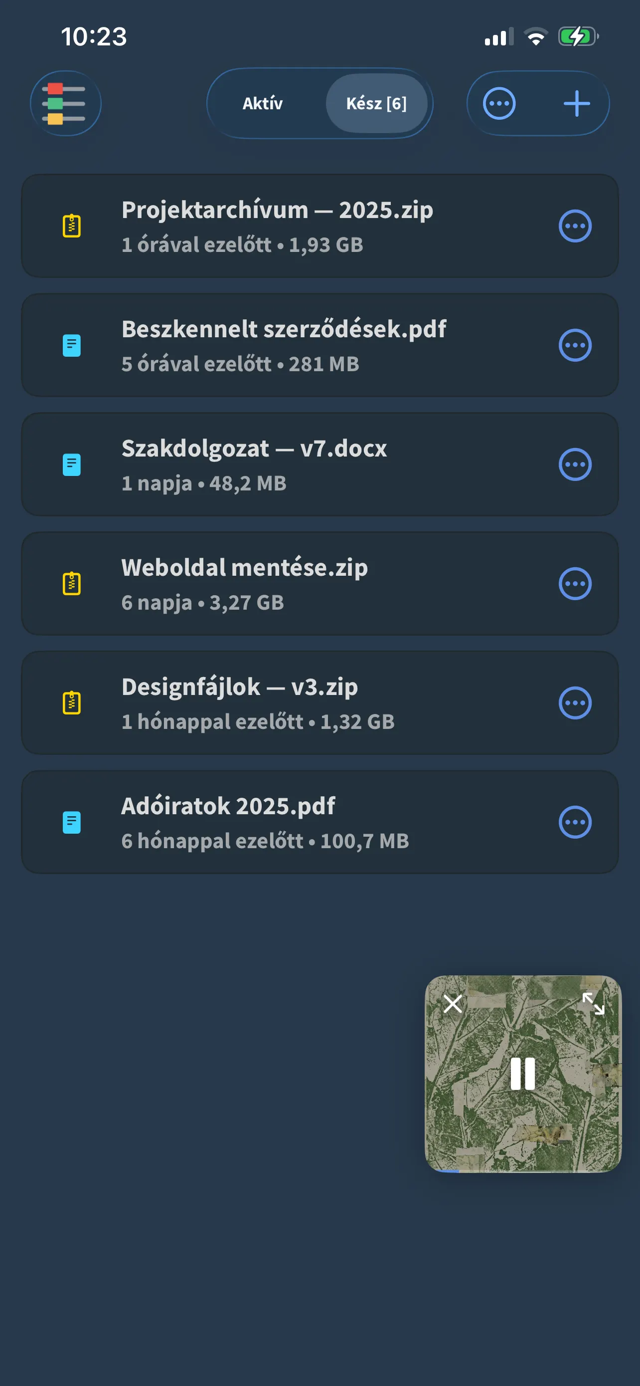 A FoxFM letöltéslistája befejezett ZIP-, PDF- és DOCX-fájlokkal és a méretükkel