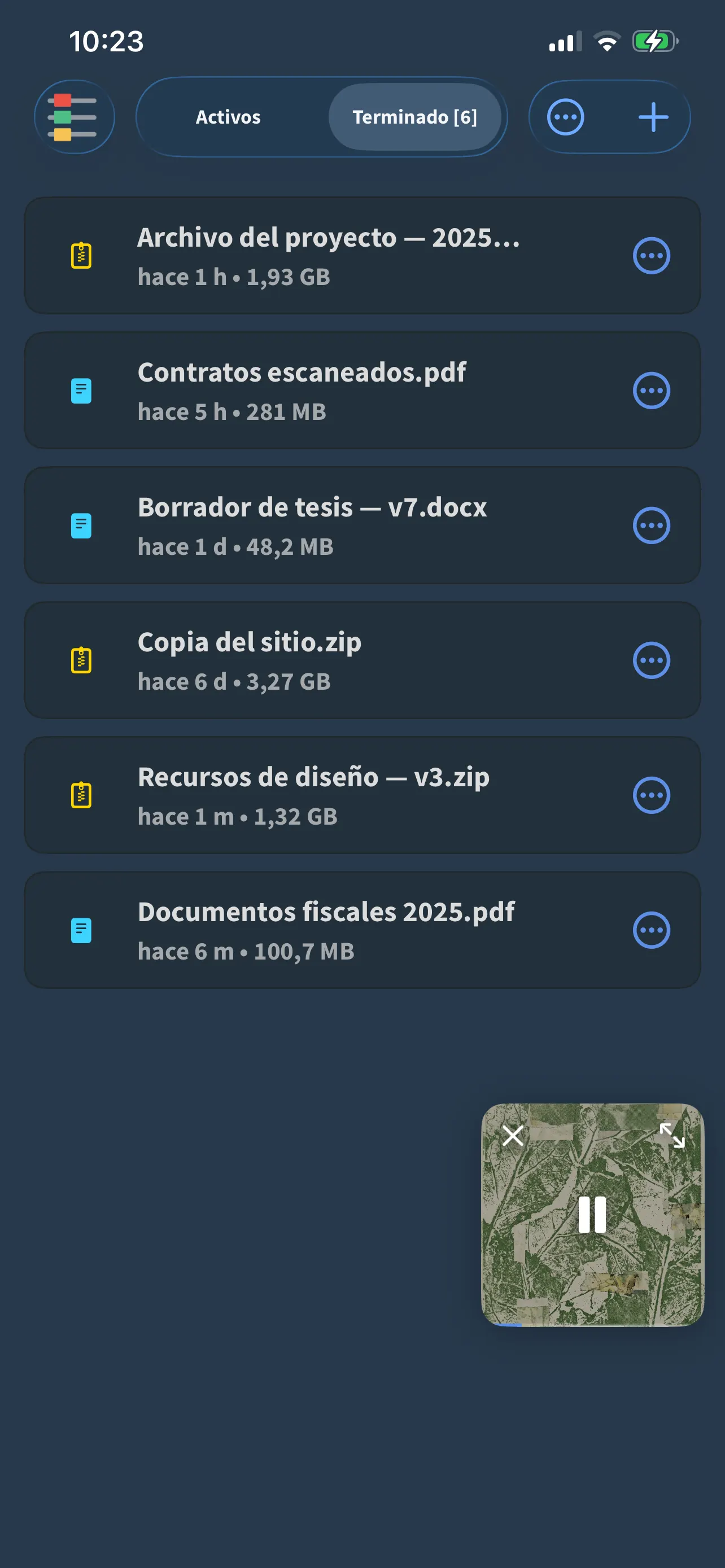 La lista de descargas de FoxFM con archivos ZIP, PDF y DOCX terminados y su tamaño