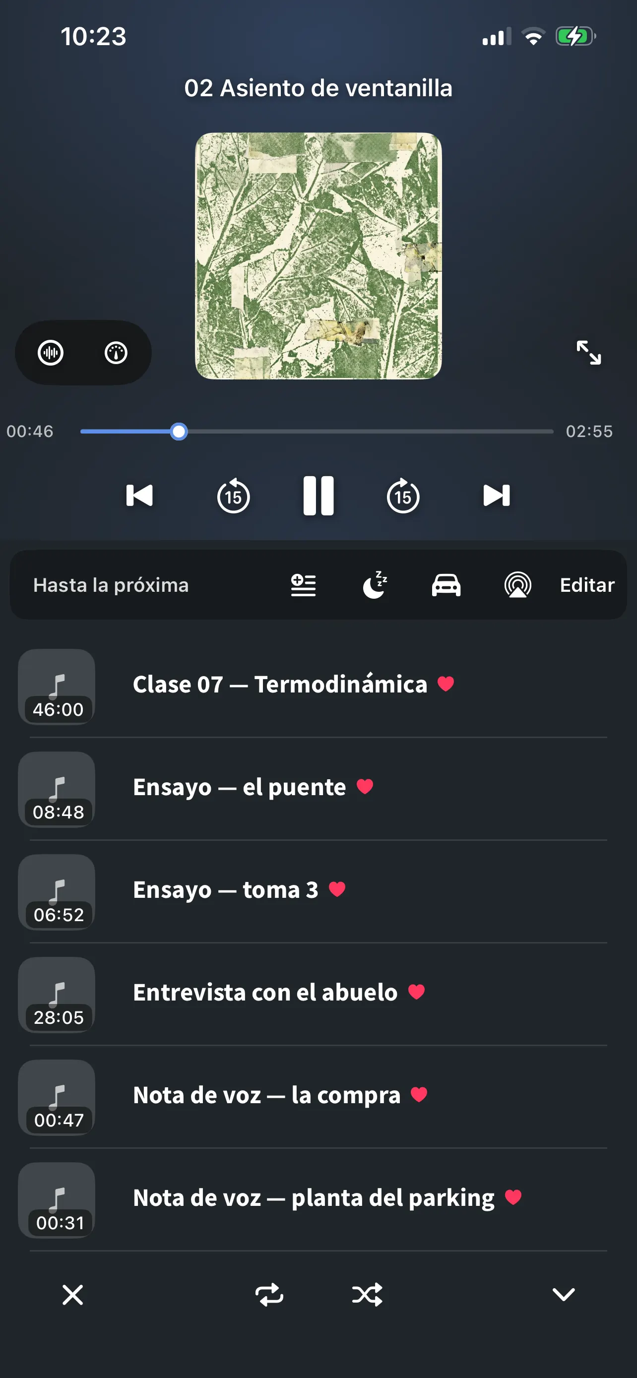 El reproductor de FoxFM en el iPhone: carátula, barra de progreso, controles de reproducción y la cola «A continuación»