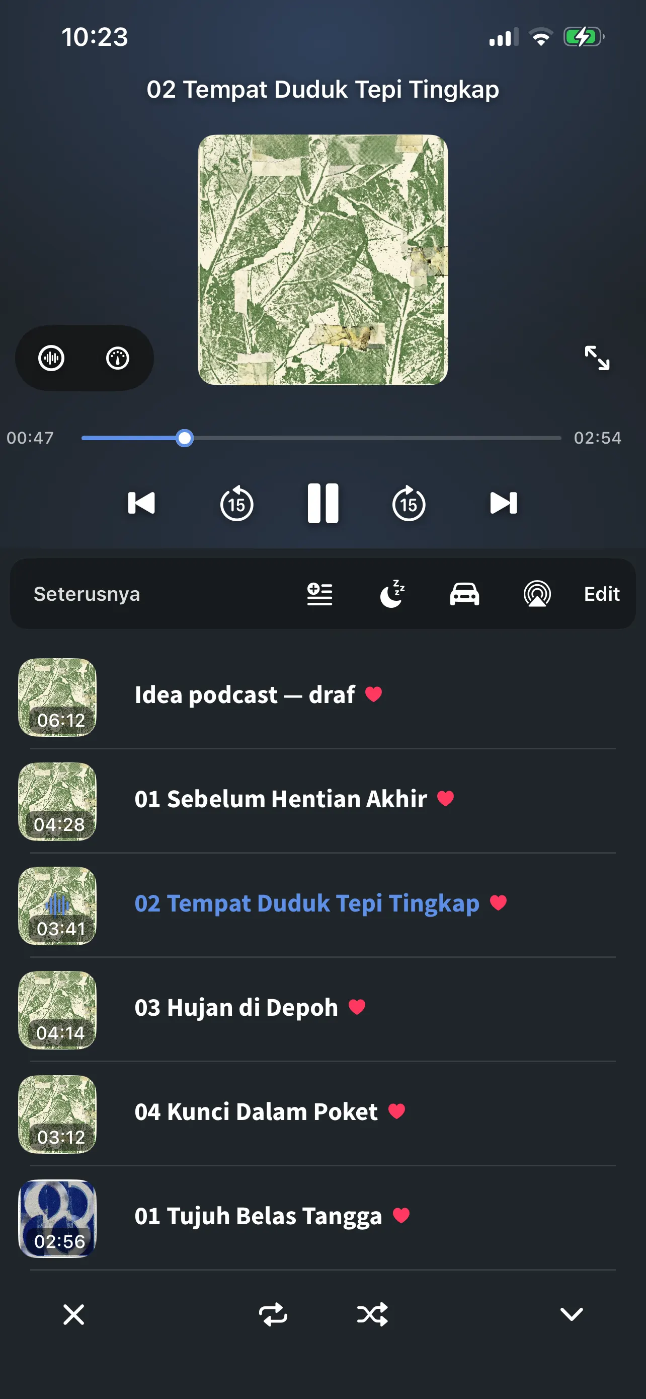 Pemain FoxFM pada iPhone: kulit album, bar kemajuan, butang main dan baris gilir Seterusnya