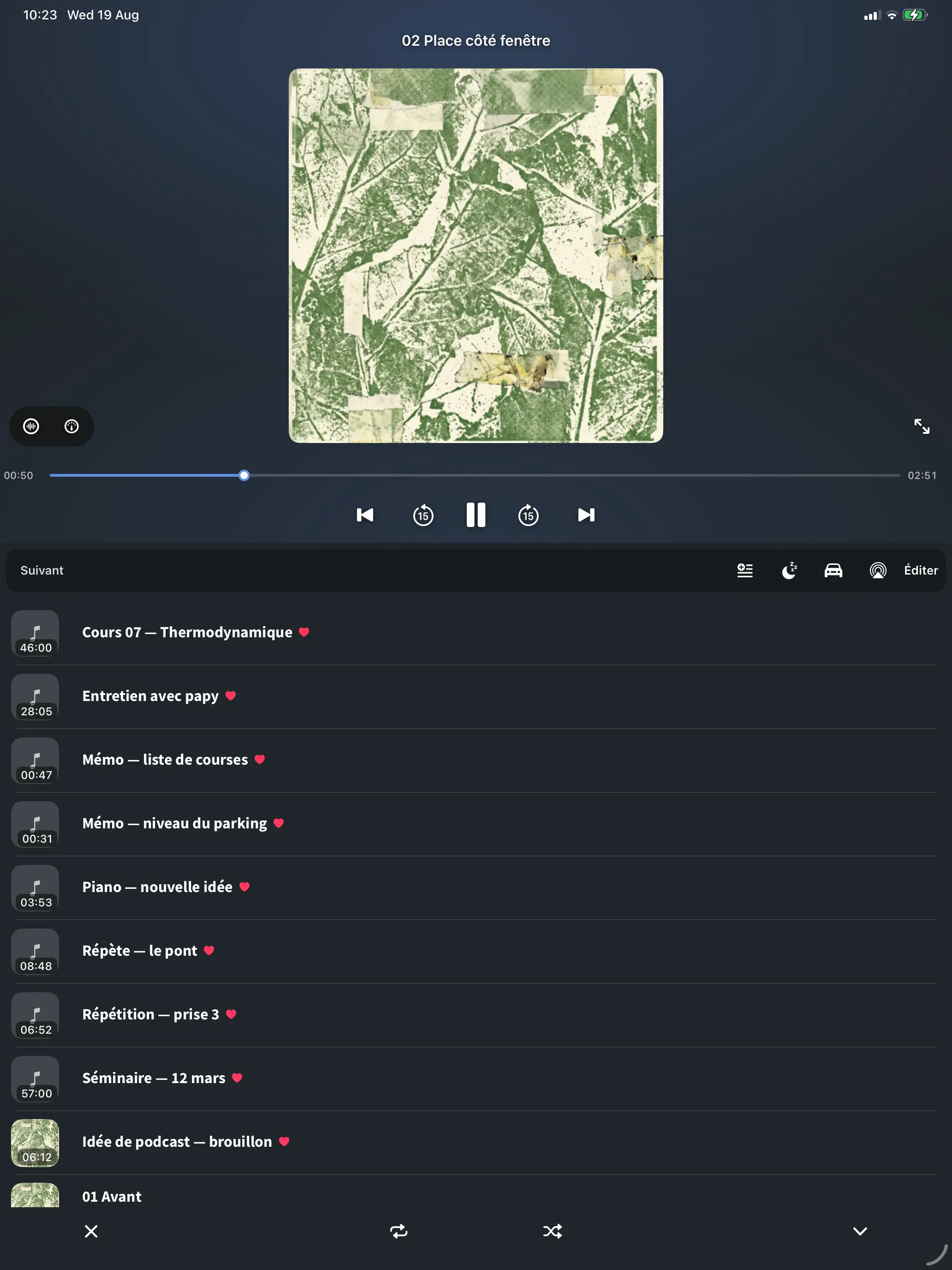 Le lecteur de FoxFM sur iPad, avec la file d’attente à côté de la pochette