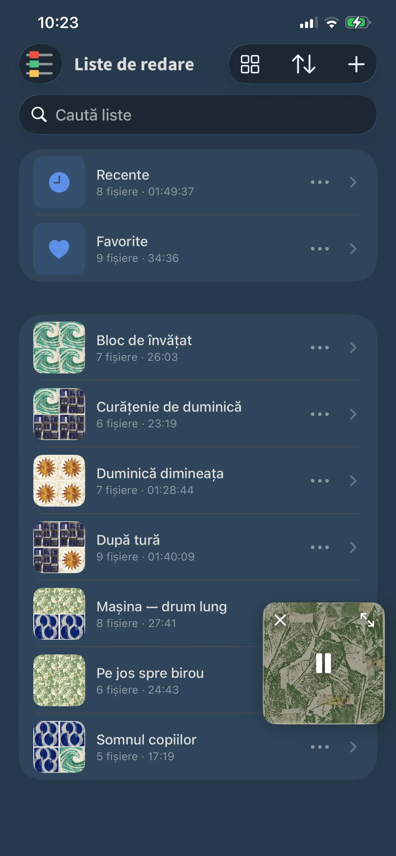 Listele din FoxFM: Recente și Favorite, iar dedesubt liste făcute de mână, precum „Mașină — drum lung” și „Culcare”