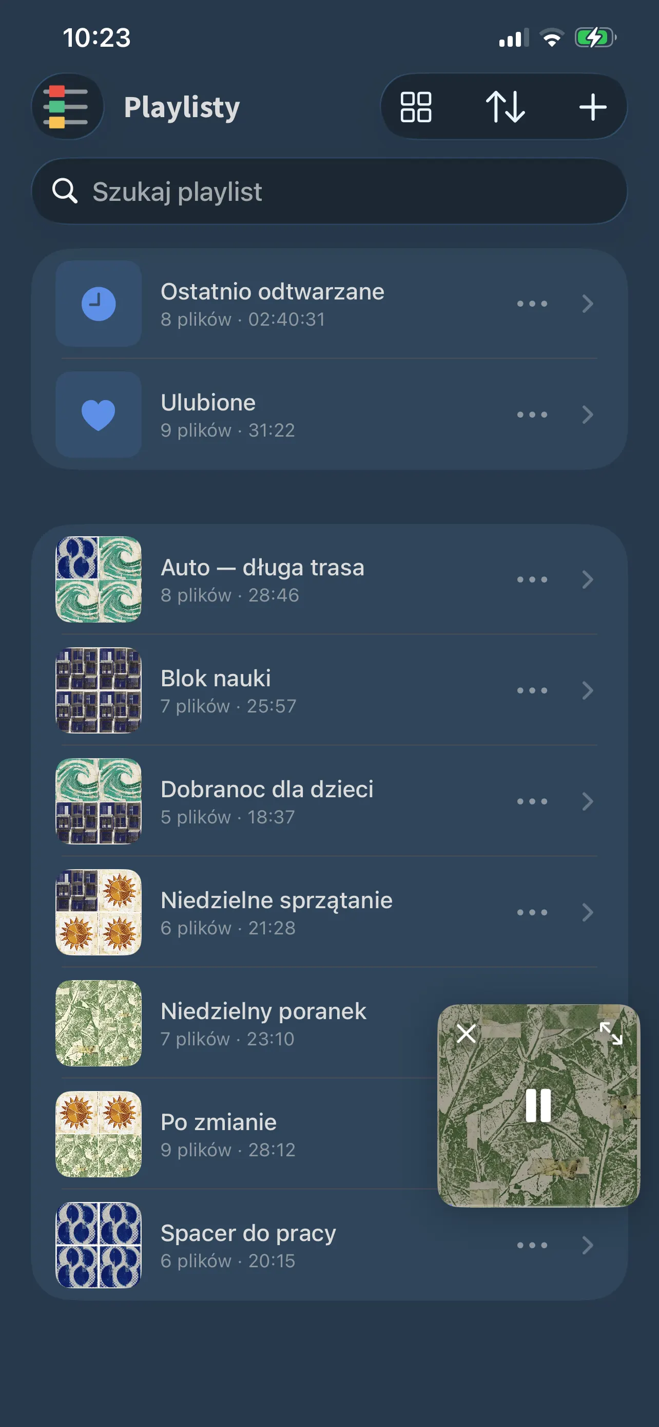 Playlisty w FoxFM: Ostatnio odtwarzane i Ulubione, a niżej listy tworzone ręcznie, na przykład „Samochód — długa trasa” i „Dobranoc”