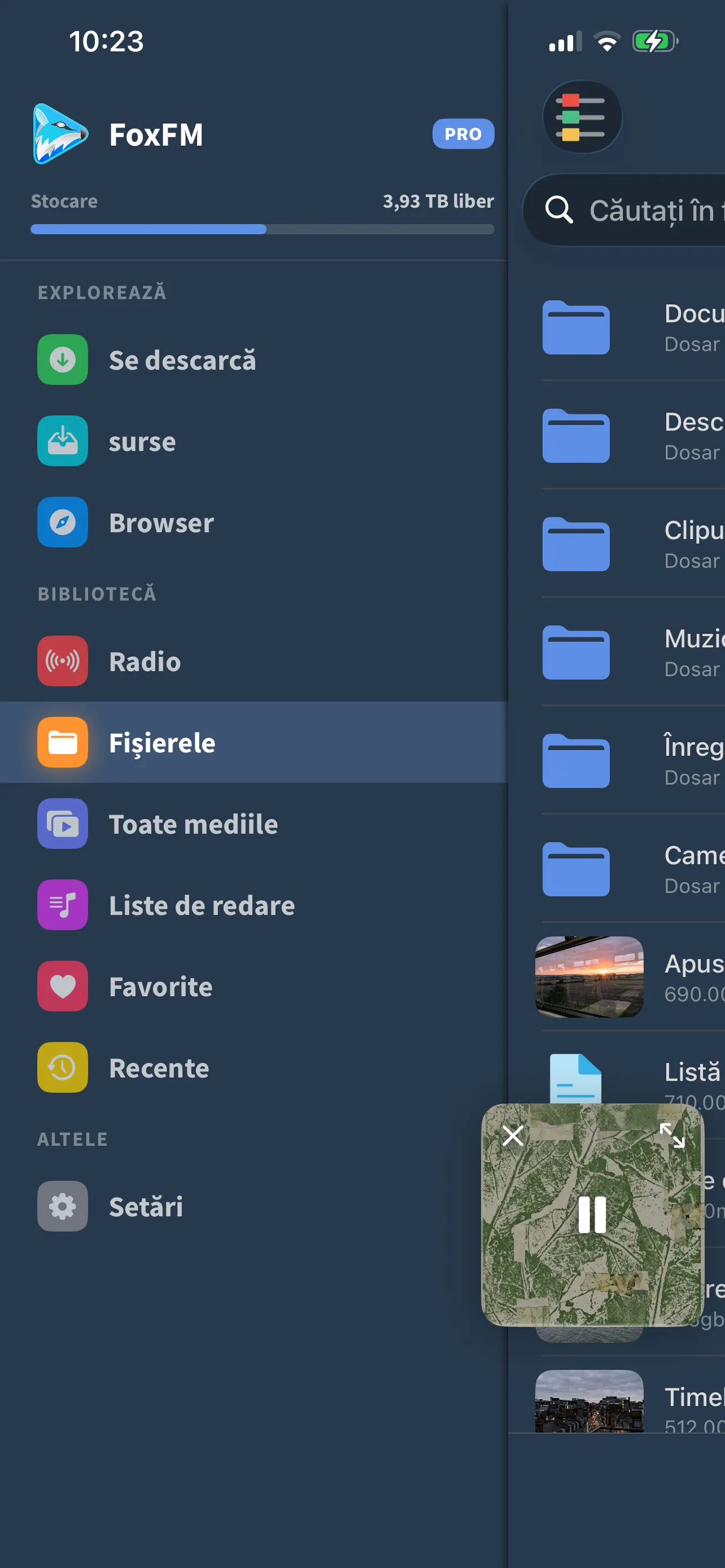 Meniul FoxFM cu Se descarcă, Surse, Browser, Radio, Fișierele, Toate mediile, Liste de redare și Favorite