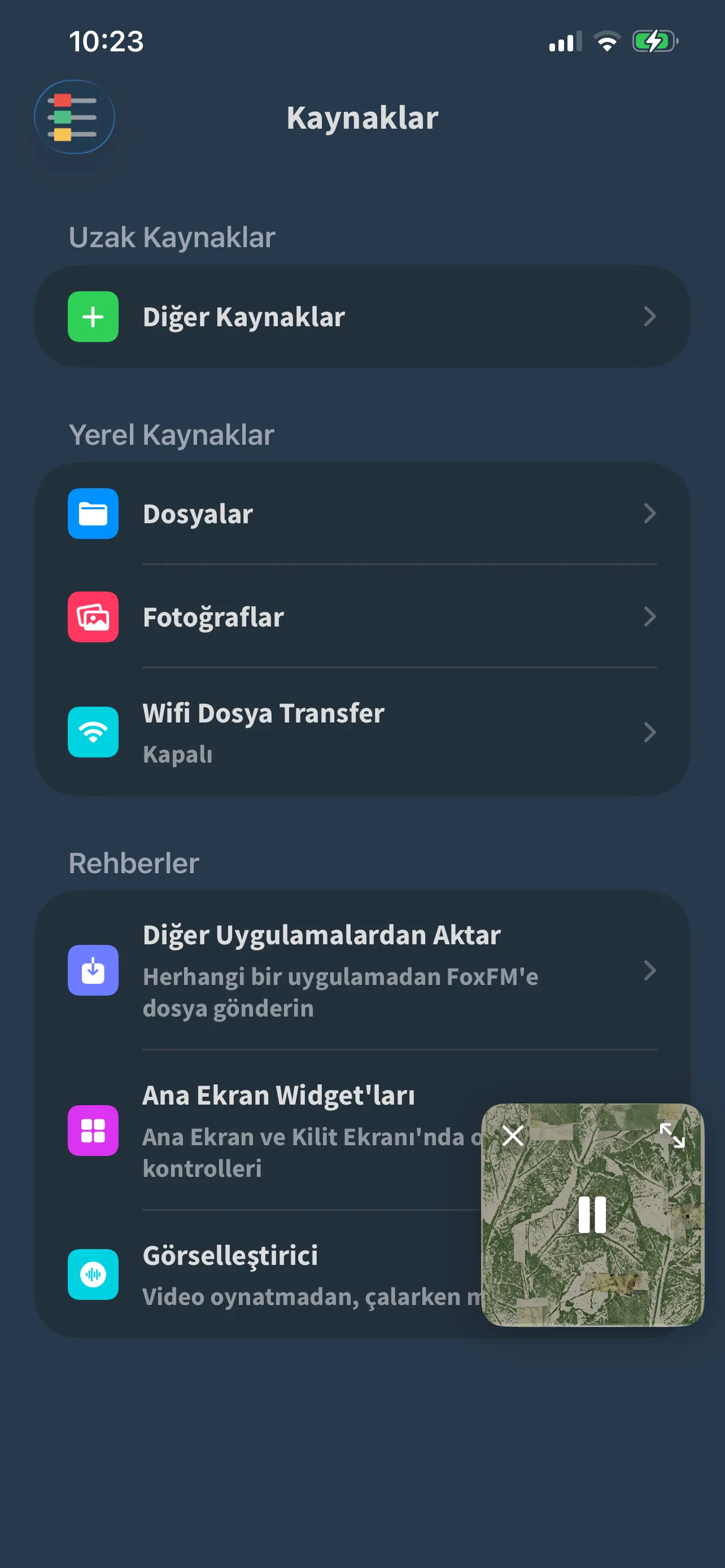 FoxFM Kaynaklar ekranı: Dosyalar, Fotoğraflar ve Wifi Dosya Transfer, altında Rehberler