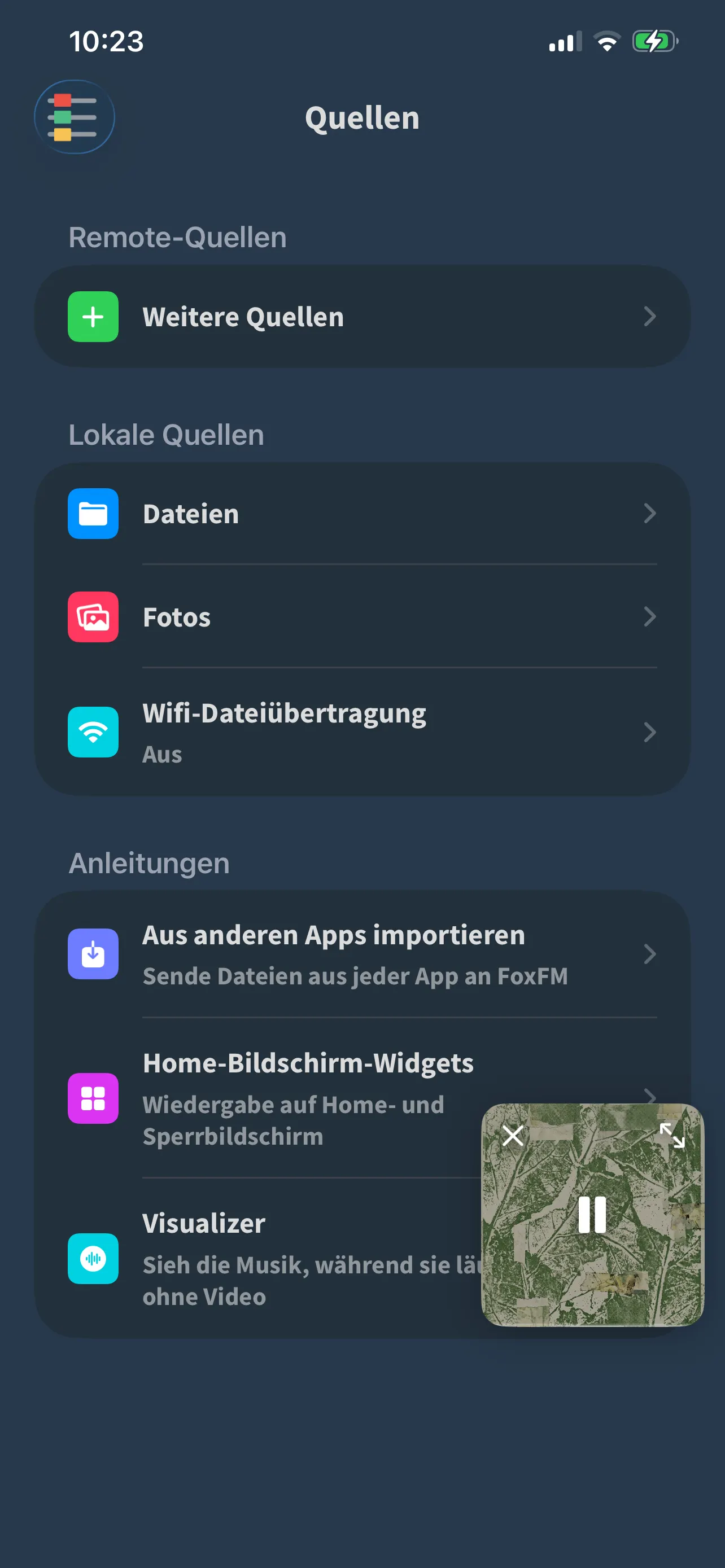 Der Bildschirm „Quellen“ in FoxFM: Dateien, Fotos und WLAN-Dateiübertragung, darunter die Anleitungen
